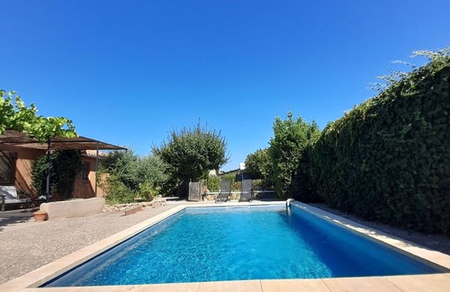Pertuis Villa | PROMO DERNIÈRES DISPO Luberon, villa quiet climate, private pool, children's playground.