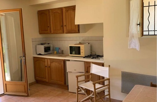 Menerbes Casa | Luberon - Vue Exceptionnelle - Location de Maisonnette 4 Personnes