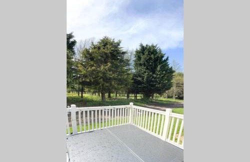 Allerthorpe Casa | Lucas Lodge with Hot Tub