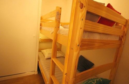 Bagneres-de-Luchon Apartamento | Luchon: Appart 2 pièces cabine - Balcon, Parking - FR-1-313-166
