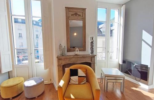 Bagneres-de-Luchon Apartamento | Luchon Holidays, parking, wifi, balcon, cave, T3 8 personnes