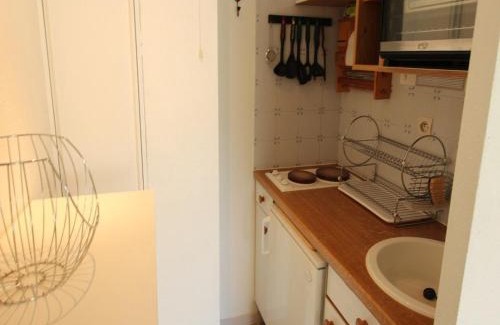 Bagneres-de-Luchon Apartamento | Luchon : T3 cosy pour 4 pers, au pied du télécabine, parking privé - FR-1-313-204