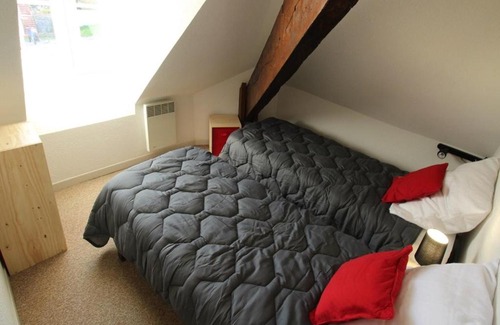 Bagneres-de-Luchon Apartamento | Luchon : T3 cosy pour 4 pers, au pied du télécabine, parking privé - FR-1-313-204