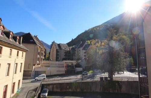 Bagneres-de-Luchon Apartamento | Luchon : T3 cosy pour 4 pers, au pied du télécabine, parking privé - FR-1-313-204
