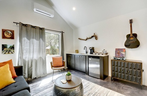Dripping Springs Cabina | Lucky Arrow Retreat: Cabaña Breezeway