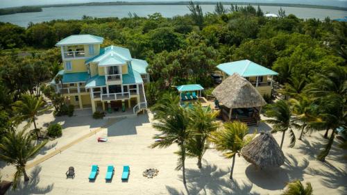 Placencia Villa | Lucky Duck Villa - Private Beach Escape