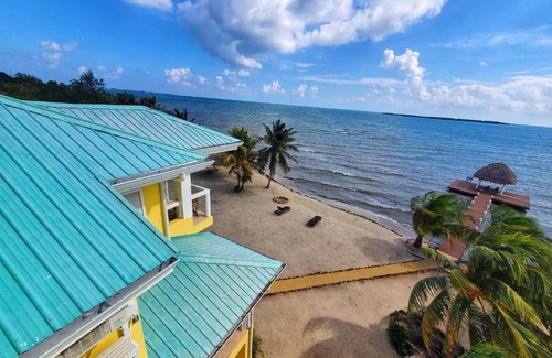 Placencia Villa | Lucky Duck Villa - Private Beach Escape