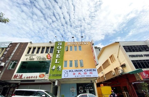 Taman Pelangi Hotel | Lucky Hotel