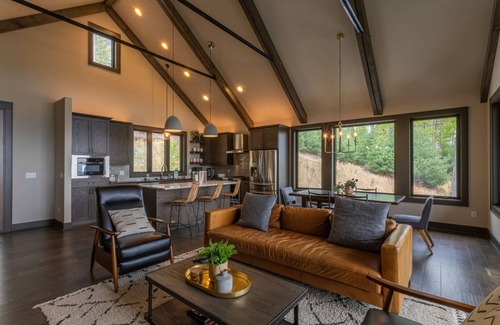 Deep Gap Casa | Lucky Landing - BRMC amenities, pets, views, hot tub, fire pit, game tables