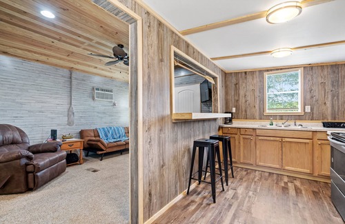 Glenwood Cabina | Lucky's Canoe & Kayak Cabin #2 - Caddo River Access!