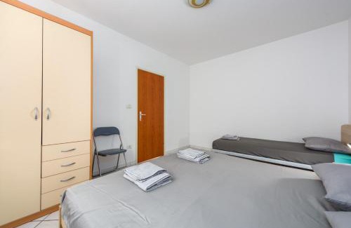 Lovrecica Casa | LUCREZIA house with apartments