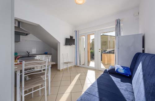 Lovrecica Apartamento | LUCREZIA house with apartments / SOFIA APARTMENT