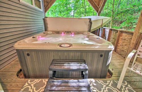 Ludlow Casa | Ludlow Home with Hot Tub, Near Okemo Resort!
