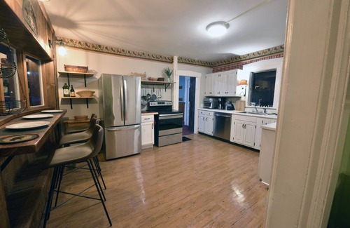 Ludlow Casa | Ludlow Village Home with Pool Table - Walk to Restaurants