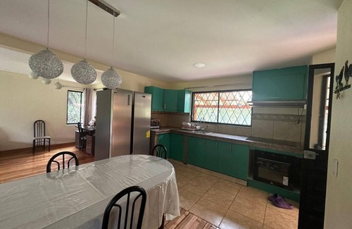 Cuenca Casa | Lugar para relajarse con tu familia, cerca de la ciudad al mismo tiempo alejado.