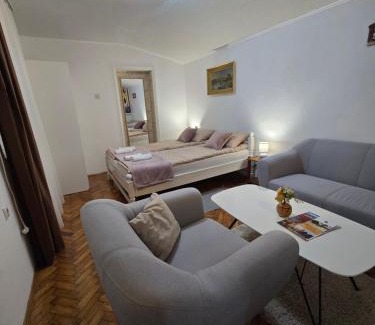 Sremski Karlovci Apartamento | Lugonja studio