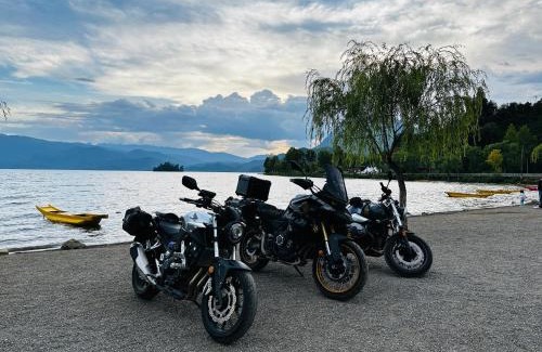 Lugu Lake - Yanyuan Cama Y Desayuno | Lugu Lake Motorcycle Travel Home