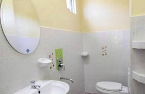Coron Town Proper Casa | Luis Bay Travellers Lodge Coron