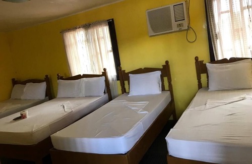 Coron Town Proper Casa | Luis Bay Travellers Lodge Coron