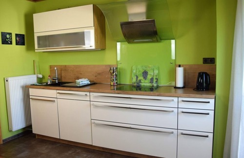 Merzalben Apartamento | Luitpoldturm - Holiday home Gräfensteiner Land