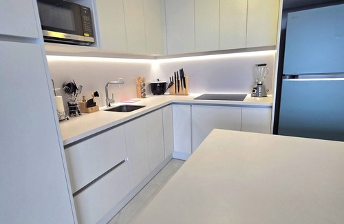 Barrio Kennedy Casa | Lujo, Confort with fitness room, WiFi in lovely Guayaquil
