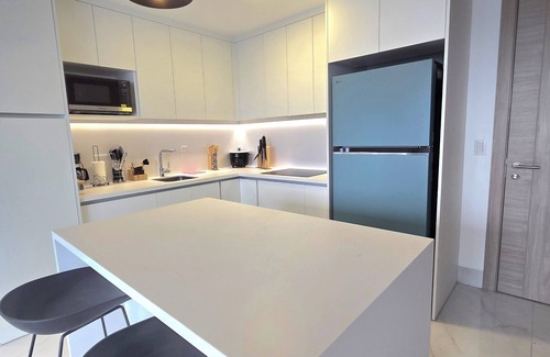 Barrio Kennedy Casa | Lujo, Confort with fitness room, WiFi in lovely Guayaquil