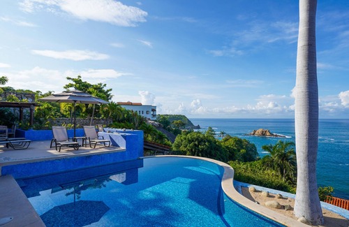 Santa María Huatulco Villa | Lujosa Casa de 4 Recámaras con Alberca