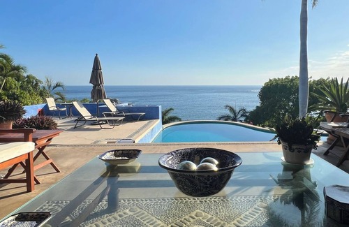 Santa María Huatulco Villa | Lujosa Casa de 4 Recámaras con Alberca