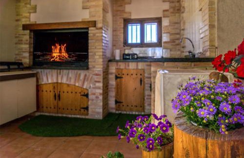 Cehegin Chalet De Esquí | Lujosa Casa Rural el Altico con barbacoa, chimenea y zona infantil