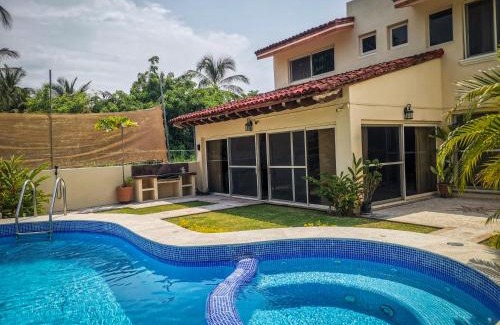 Marina Vallarta Casa | Lujosa y acogedora Villa Conchita con alberca privada