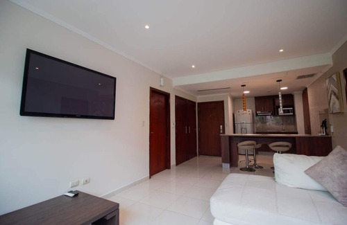 Las Peñas Apartamento | Lujoso Depa con piscina - jacuzzi y vista al rio desde la habitación