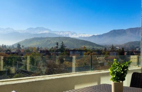 Apoquindo Apartamento | Lujoso Depto Las Condes - vista panorámica, a una cuadra del metro & estacionamiento gratis