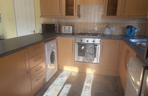 Liverton Cabina | LUKES LODGE, DEVON, HOT TUB, PET FRIENDLY, sleeps 6 FINLAKE HOLIDAY PARK