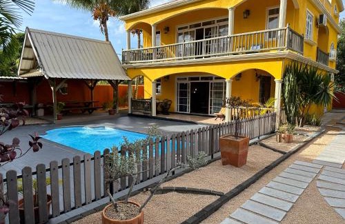 La Gaulette Apartamento | Lukshvilla private villa Le morne wind n kite surfers accomodation & car rental mauritius