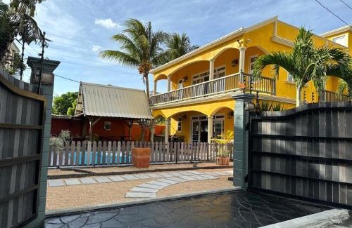 La Gaulette Apartamento | Lukshvilla private villa Le morne wind n kite surfers accomodation & car rental mauritius