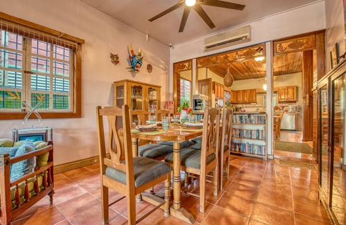 Bocas del Toro Cama Y Desayuno | Lula's Bed & Breakfast
