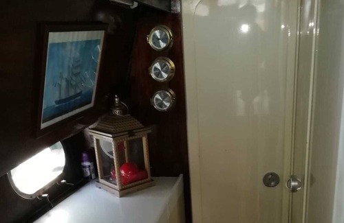 Salerno Alquiler De Eote | Lulled by the Sea Deluxe Boat and breakfast