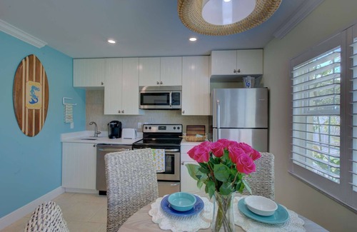 Siesta Key Village Casa | Lulu's Key House Green 1/1 Upstairs