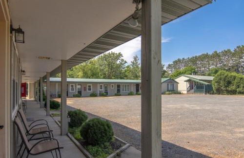 Balsam Lake Apartamento | Lumber Jill Lodge 17 King Bed Retreat