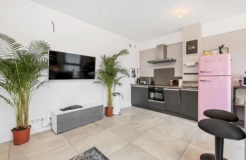 Mirow Apartamento | Lumina 4-room apartment in Center