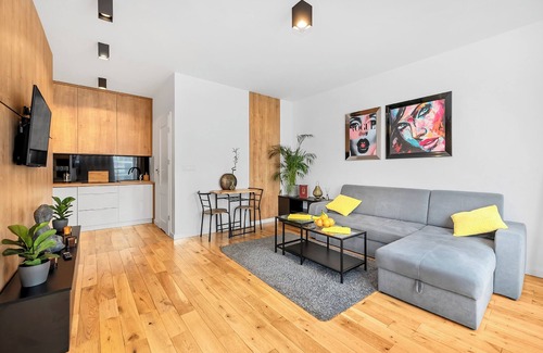 Mirow Apartamento | Lumina stylish apart with balcony
