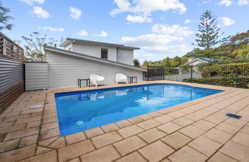 Silverwater Casa | Luminara Lago 6br Waterfront Retreat with Pool at Silverwater