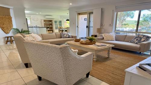 Smiths Lake Casa | Luminara Luxury Lakefront