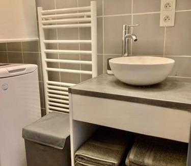 Sablon Apartamento | Lumineux et cosy, avec parking, 2 mn gare, 2mn Muse, 5mn centre