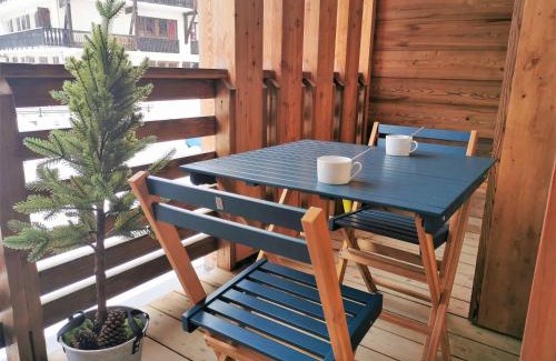 Les Gets Apartamento | Lumineux Studio Cabine 3* au Centre des Gets avec Balcon et Parking - FR-1-598-58