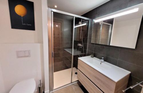 Les Gets Apartamento | Lumineux Studio Cabine 3* au Centre des Gets avec Balcon et Parking - FR-1-598-58