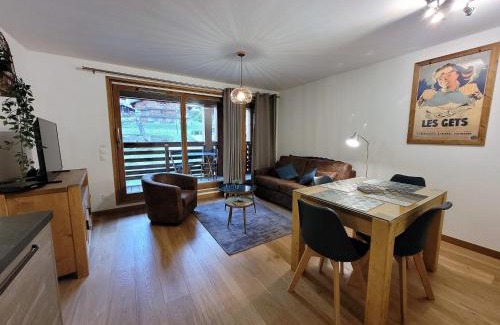Les Gets Apartamento | Lumineux Studio Cabine 3* au Centre des Gets avec Balcon et Parking - FR-1-598-58
