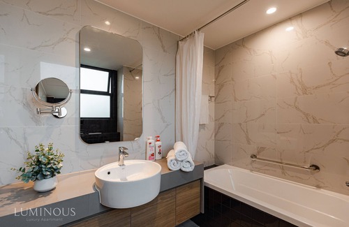 District 1 Apartamento | Luminious 3br in District / FreeWifiPoolGym