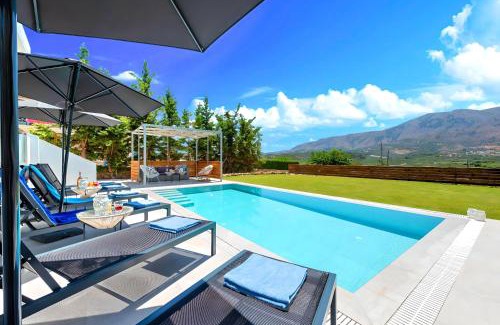 Asprouliani Casa | Luminosa Villa