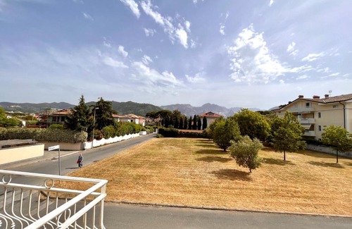 Avenza Apartamento | Luminoso appartamento indipendente, al mare !